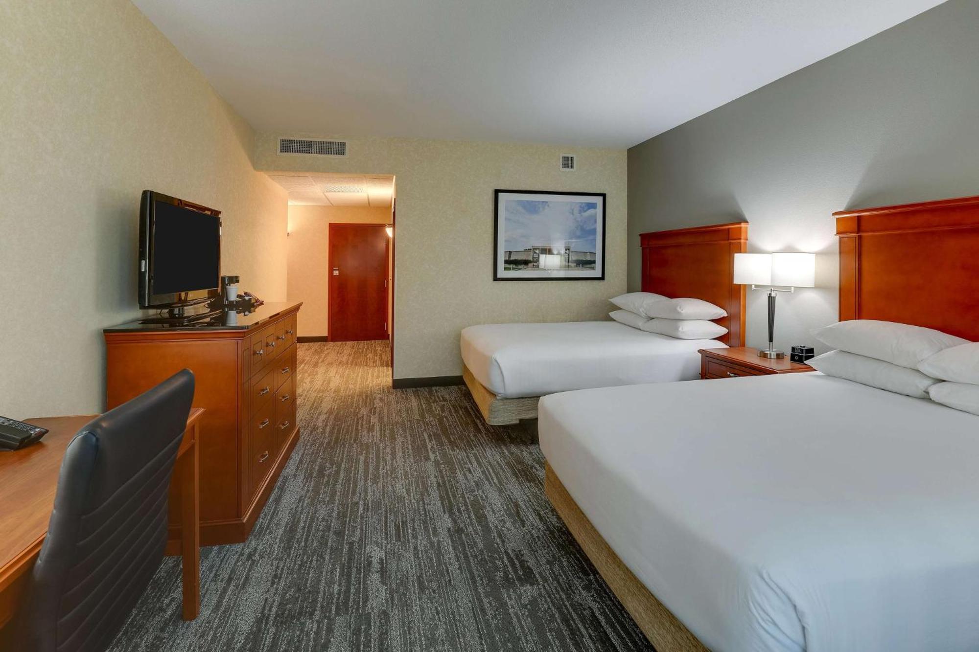 Drury Inn & Suites Independence Kansas City ブルー・スプリングス エクステリア 写真