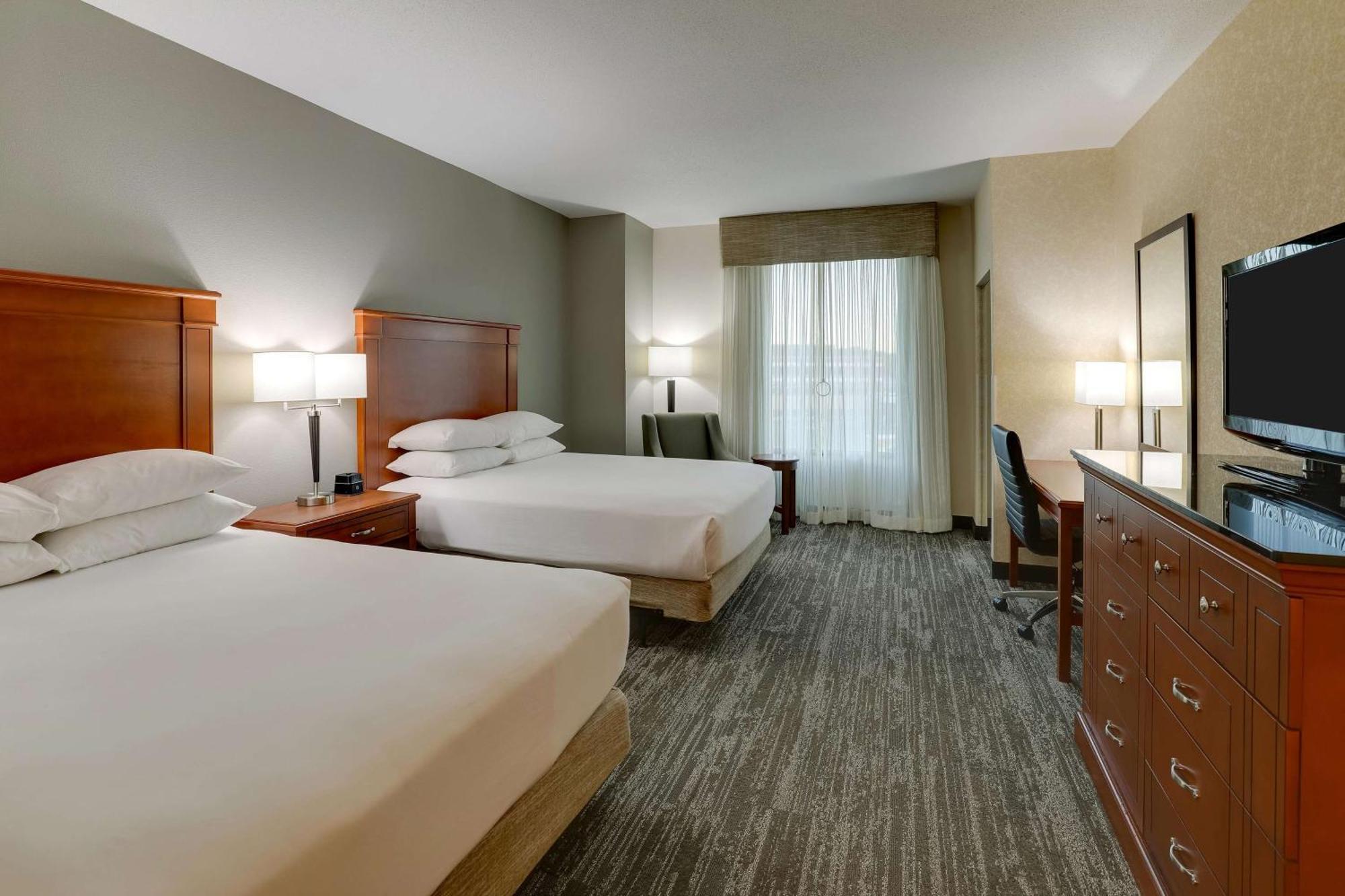 Drury Inn & Suites Independence Kansas City ブルー・スプリングス エクステリア 写真