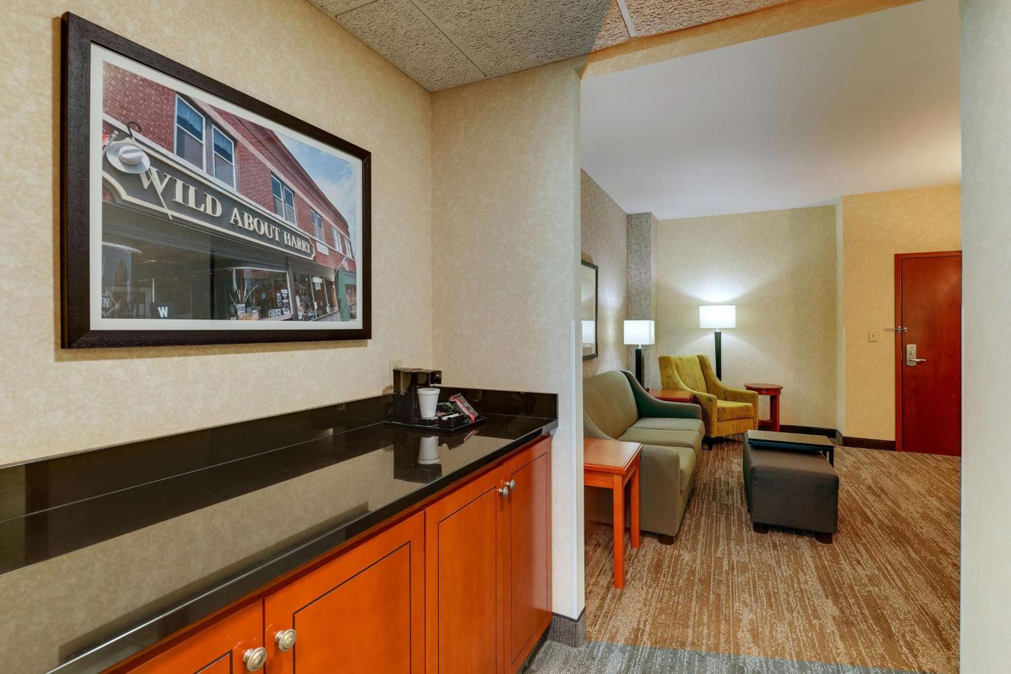 Drury Inn & Suites Independence Kansas City ブルー・スプリングス エクステリア 写真