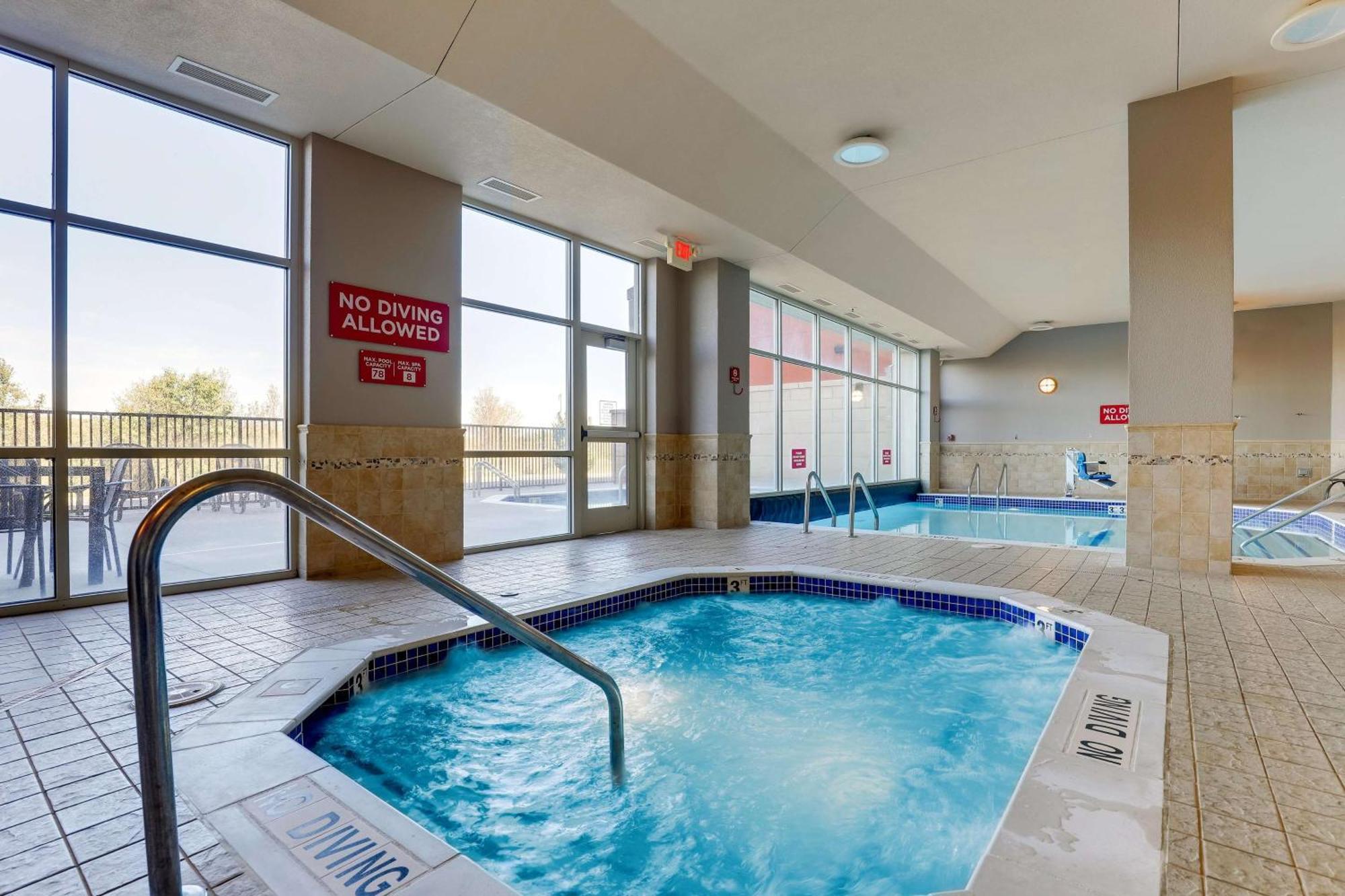 Drury Inn & Suites Independence Kansas City ブルー・スプリングス エクステリア 写真