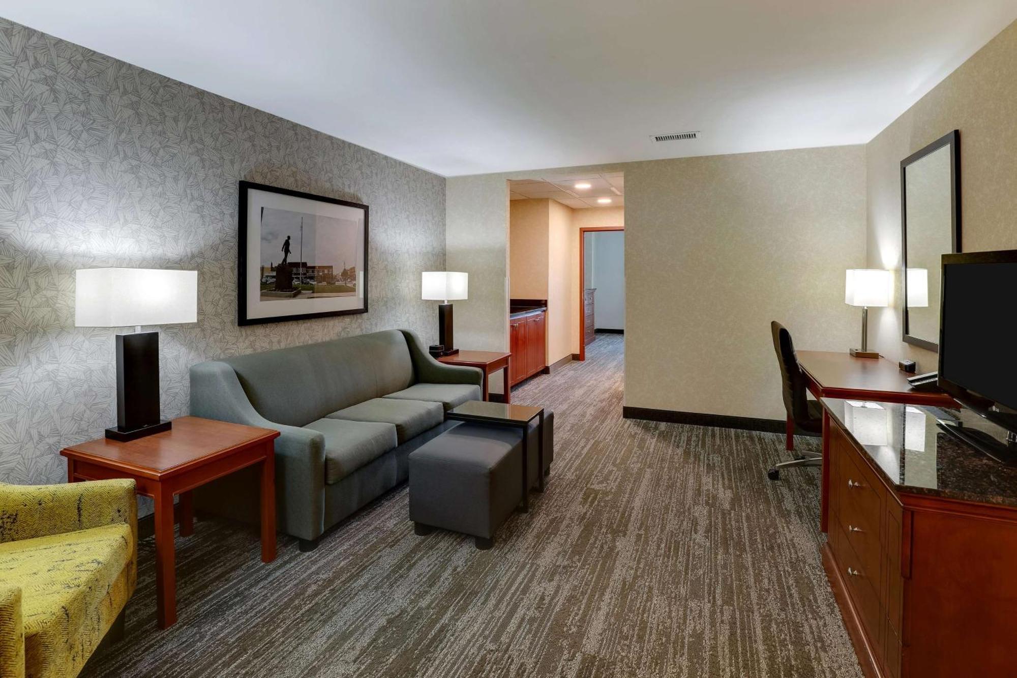 Drury Inn & Suites Independence Kansas City ブルー・スプリングス エクステリア 写真